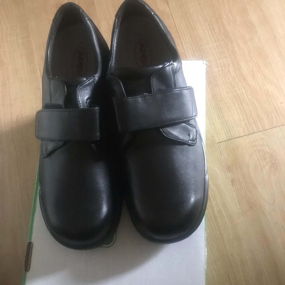 Men’s black Ambulator 👞 NWOT
